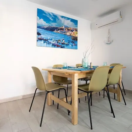 A Un Paso De La Playa كانديلاريا