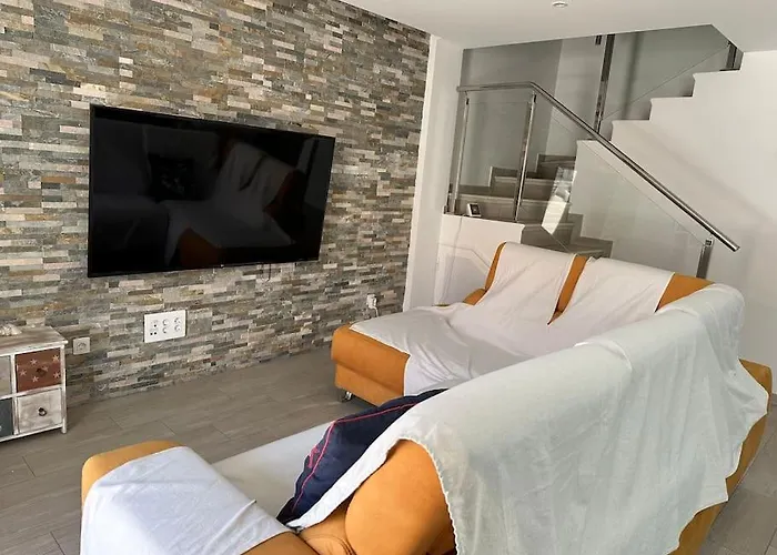 A Un Paso De La Playa *