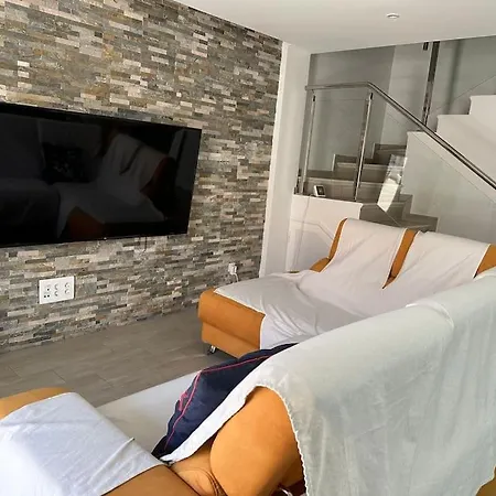 A Un Paso De La Playa *